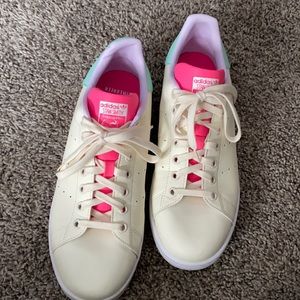 stan smith adidas originals blue and pink all star shoes